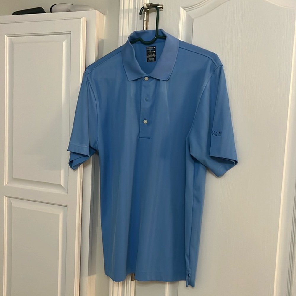 Medium men’s Paige and Tuttle golf shirt  cool swing with country club logo